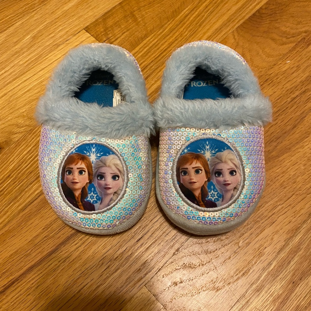 Frozen Slippers